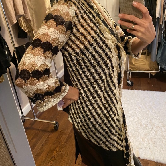 Mieka new asymmetrical sweater - Picture 2 of 6